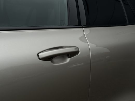 Volvo  V60 2.0 T8 Plug-in hybrid AWD Ultimate Dark | 455pk! | Panoramadak | HU-Display | Massage | Harman/Ka... ActivLease financial lease