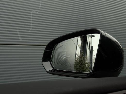 Volvo  V60 2.0 T8 Plug-in hybrid AWD Ultimate Dark | 455pk! | Panoramadak | HU-Display | Massage | Harman/Ka... ActivLease financial lease