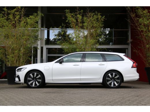 Volvo  V90 2.0 T6 Plug-in hybrid AWD Ultra Dark | Luchtvering | Trekhaak | 360 Camera | Pilot Assist | Panor... ActivLease financial lease