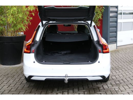 Volvo  V90 2.0 T6 Plug-in hybrid AWD Ultra Dark | Luchtvering | Trekhaak | 360 Camera | Pilot Assist | Panor... ActivLease financial lease