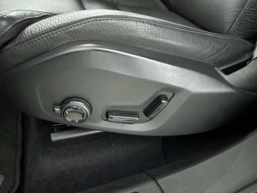 Volvo  XC60 T6 Plug-in hybrid Plus Bright Long Range | Trekhaak | Panoramadak | BLISS | Stoel + Stuurverwarmi... ActivLease financial lease