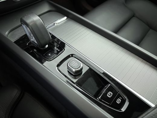 Volvo  XC60 T6 Plug-in hybrid Plus Bright Long Range | Trekhaak | Panoramadak | BLISS | Stoel + Stuurverwarmi... ActivLease financial lease