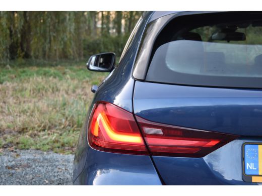 BMW 1 Serie 118IA 140PK AUT. EXECUTIVE EDITION HEAD-UP/NAVI/CAMERA ActivLease financial lease