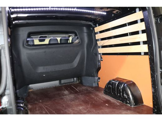 Renault Trafic 2.0 dCi 150pk L2 H1 DC Luxe Black Edition ActivLease financial lease