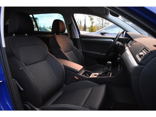 Skoda Superb Combi iV 218PK DSG HYBRID BUSINESS VIRTUAL/NAVI/TREKHAAK ActivLease financial lease