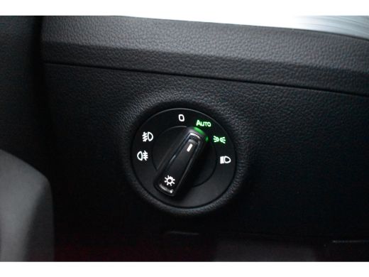 Skoda Superb Combi iV 218PK DSG HYBRID BUSINESS VIRTUAL/NAVI/TREKHAAK ActivLease financial lease