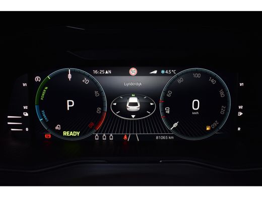 Skoda Superb Combi iV 218PK DSG HYBRID BUSINESS VIRTUAL/NAVI/TREKHAAK ActivLease financial lease