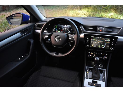 Skoda Superb Combi iV 218PK DSG HYBRID BUSINESS VIRTUAL/NAVI/TREKHAAK ActivLease financial lease