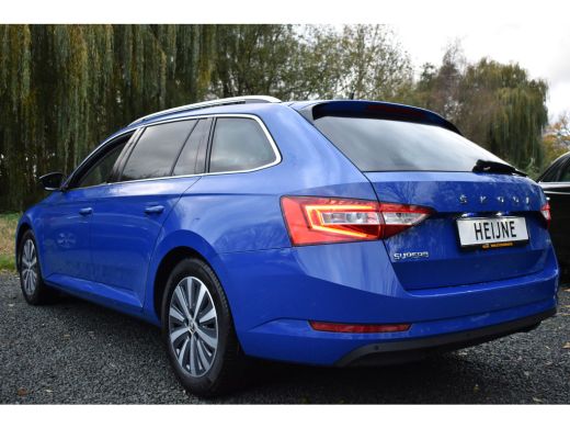 Skoda Superb Combi iV 218PK DSG HYBRID BUSINESS VIRTUAL/NAVI/TREKHAAK ActivLease financial lease