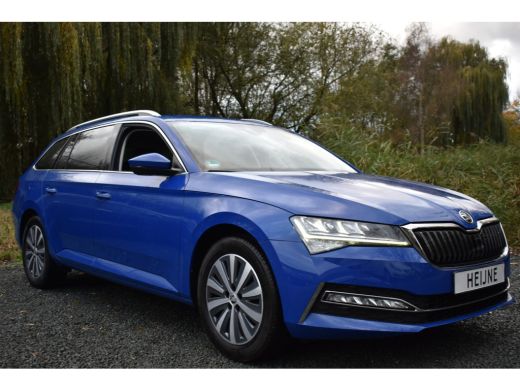 Skoda Superb Combi iV 218PK DSG HYBRID BUSINESS VIRTUAL/NAVI/TREKHAAK ActivLease financial lease