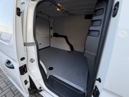 Volkswagen Caddy 2.0 TDI 102PK Euo 6 CarPlay/trekhaak/ Climat control ActivLease financial lease