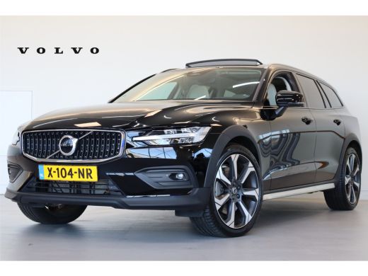 Volvo  V60 Cross Country B5 250PK AWD Ultimate | Pano-dak | 20" | Trekhaak | Massage-/ventilatie | HUD | Ful...