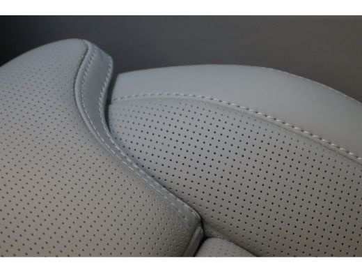 Volvo  V60 Cross Country B5 250PK AWD Ultimate | Pano-dak | 20" | Trekhaak | Massage-/ventilatie | HUD | Ful... ActivLease financial lease