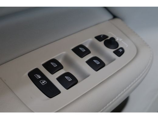 Volvo  V60 Cross Country B5 250PK AWD Ultimate | Pano-dak | 20" | Trekhaak | Massage-/ventilatie | HUD | Ful... ActivLease financial lease