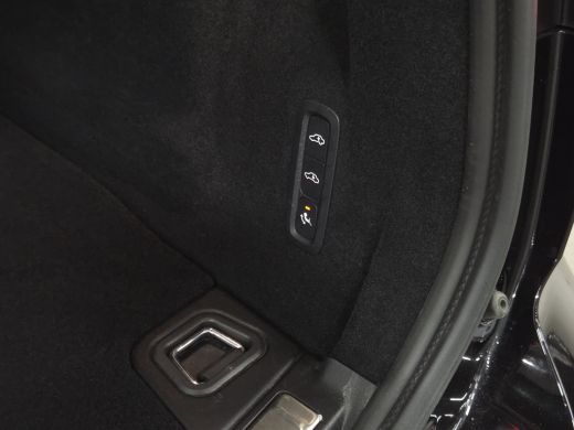 Volvo  XC60 T6 Recharge AWD Plus Dark | Luchtvering | 22" Velgen | Panoramadak | Memory | Pilot Assist ActivLease financial lease