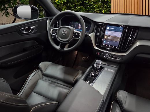 Volvo  XC60 T6 Recharge AWD Plus Dark | Luchtvering | 22" Velgen | Panoramadak | Memory | Pilot Assist ActivLease financial lease