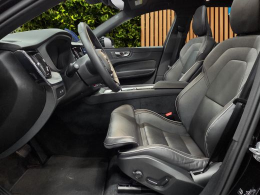 Volvo  XC60 T6 Recharge AWD Plus Dark | Luchtvering | 22" Velgen | Panoramadak | Memory | Pilot Assist ActivLease financial lease