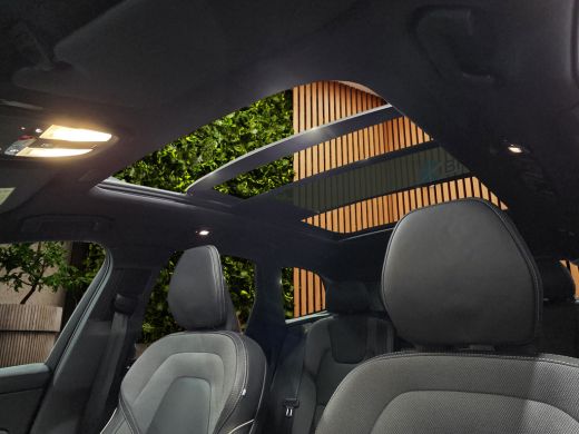 Volvo  XC60 T6 Recharge AWD Plus Dark | Luchtvering | 22" Velgen | Panoramadak | Memory | Pilot Assist ActivLease financial lease