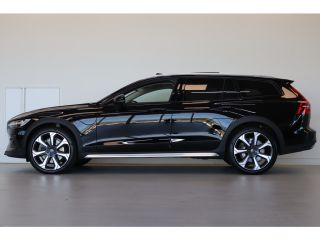 Volvo  V60 Cross Country B5 250PK AWD Ultimate | Pano-dak | 20" | Trekhaak | Massage-/ventilatie | HUD | Ful...