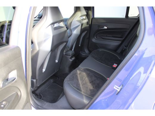 Abarth 600e Scorpionissima 54 kWh / Navigatie / Camera / Sportstoelen / Elektr. kofferklep / PDC V+A / Stuur ... ActivLease financial lease