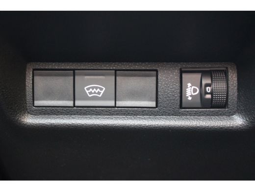 Abarth 600e Scorpionissima 54 kWh / Navigatie / Camera / Sportstoelen / Elektr. kofferklep / PDC V+A / Stuur ... ActivLease financial lease