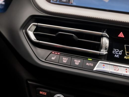 BMW 1 Serie 118i M Sport High Executive Automaat (APPLE CARPLAY, M PAKKET, GROOT NAVI, LEDER, STOELVERWARMING... ActivLease financial lease