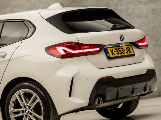 BMW 1 Serie 118i M Sport High Executive Automaat (APPLE CARPLAY, M PAKKET, GROOT NAVI, LEDER, STOELVERWARMING... ActivLease financial lease