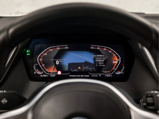 BMW 1 Serie 118i M Sport High Executive Automaat (APPLE CARPLAY, M PAKKET, GROOT NAVI, LEDER, STOELVERWARMING... ActivLease financial lease