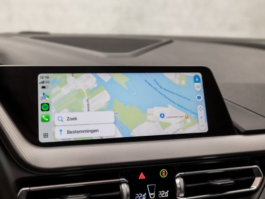 BMW 1 Serie 118i M Sport High Executive Automaat (APPLE CARPLAY, M PAKKET, GROOT NAVI, LEDER, STOELVERWARMING... ActivLease financial lease