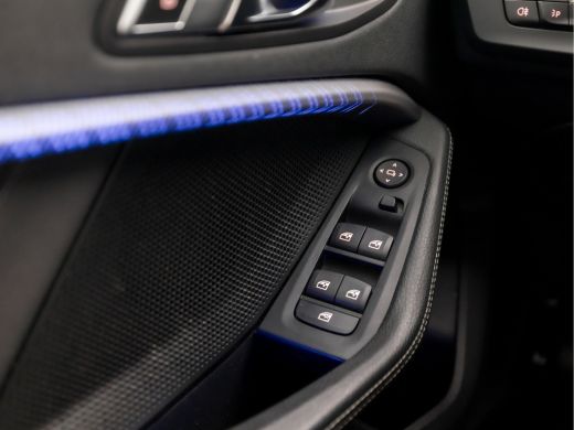 BMW 1 Serie 118i M Sport High Executive Automaat (APPLE CARPLAY, M PAKKET, GROOT NAVI, LEDER, STOELVERWARMING... ActivLease financial lease