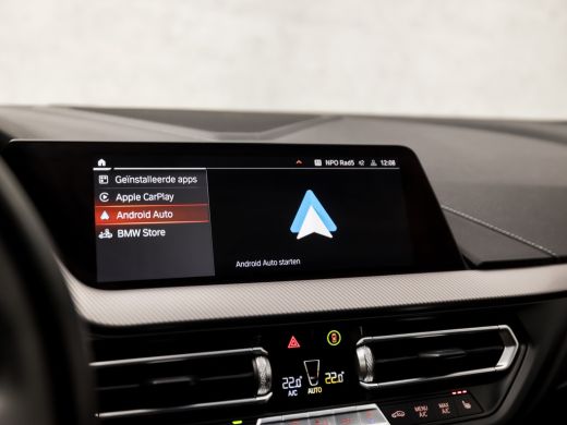 BMW 1 Serie 118i M Sport High Executive Automaat (APPLE CARPLAY, M PAKKET, GROOT NAVI, LEDER, STOELVERWARMING... ActivLease financial lease