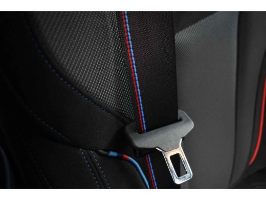 BMW 3 Serie Touring 330e M-Sport Pro LCI-2 Pano Trekh 360 HUD 19inch El-zetels ActivLease financial lease