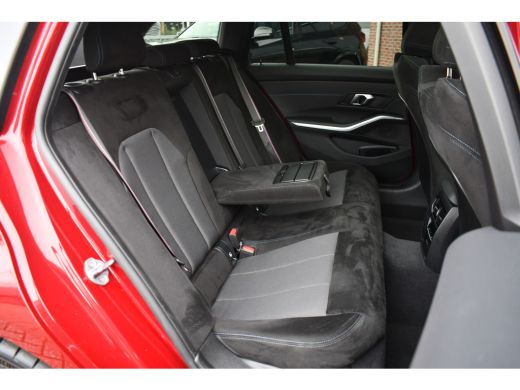 BMW 3 Serie Touring 330e M-Sport Pro LCI-2 Pano Trekh 360 HUD 19inch El-zetels ActivLease financial lease