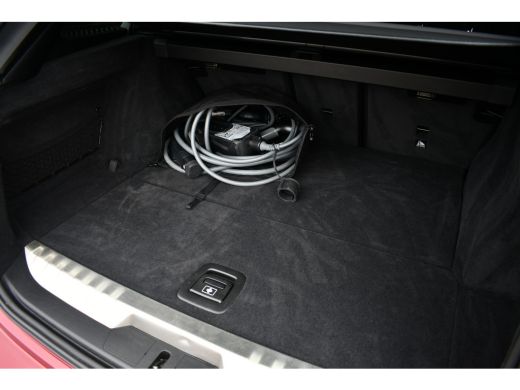 BMW 3 Serie Touring 330e M-Sport Pro LCI-2 Pano Trekh 360 HUD 19inch El-zetels ActivLease financial lease