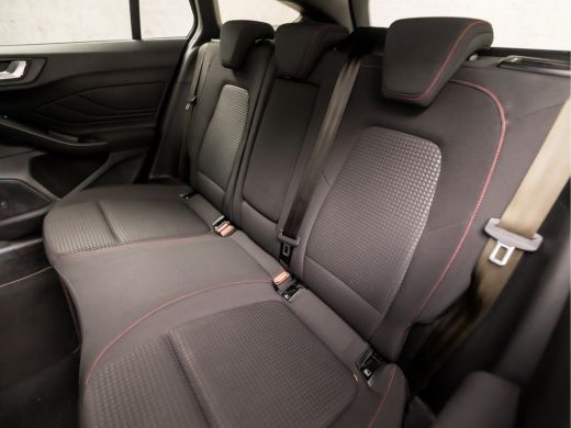 Ford Focus 1.5 EcoBoost ST Line X 150Pk Automaat (VIRTUAL COCKPIT, APPLE CARPLAY, GROOT NAVI, STUUR/STOELVER... ActivLease financial lease