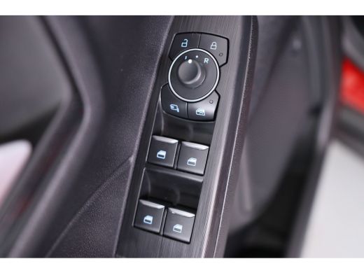 Ford Kuga 2.5 PHEV ST-Line | Dealer Onderhouden! | Navi | Camera | Winter Pack| Clima | 19 Inch Velgen | LE... ActivLease financial lease