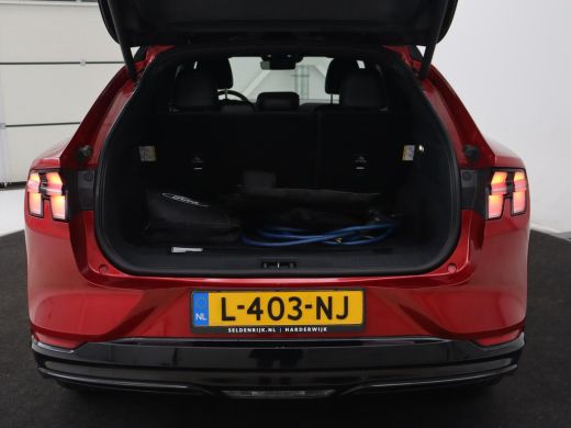 Ford Mustang Mach-E Mach-E AWD 75 kWh | Panoramadak | 360 Camera | Leder | Stoelverwarming | Adaptive cruise | Carpla... ActivLease financial lease