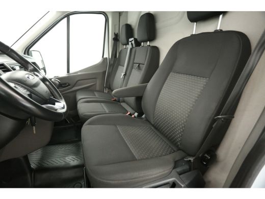 Ford Transit 350 2.0 TDCI L3H3 | Airco | Cruise | 3-Zits | Trekh. | Parkeersens. | 2xSchuifdeur | Imperiaal ActivLease financial lease