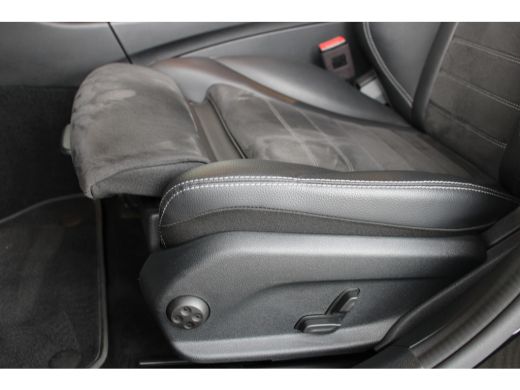 Mercedes-Benz C-Klasse Estate 180 Business Solution AMG | 18 inch Lichtmetalen velgen | Sportstuur | Automatische koffer... ActivLease financial lease