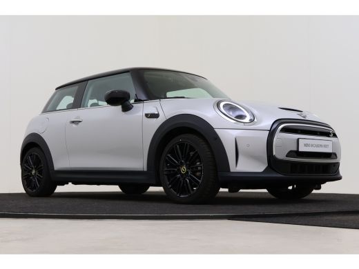 Mini Electric Classic / Sportstoelen / Achteruitrijcamera / Comfort Access / Stuurverwarming / LED / Stoelverwa... ActivLease financial lease