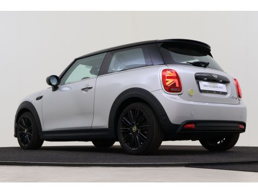 Mini Electric Classic / Sportstoelen / Achteruitrijcamera / Comfort Access / Stuurverwarming / LED / Stoelverwa... ActivLease financial lease