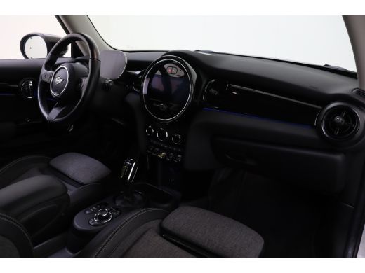 Mini Electric Classic / Sportstoelen / Achteruitrijcamera / Comfort Access / Stuurverwarming / LED / Stoelverwa... ActivLease financial lease