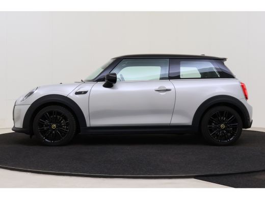 Mini Electric Classic / Sportstoelen / Achteruitrijcamera / Comfort Access / Stuurverwarming / LED / Stoelverwa... ActivLease financial lease