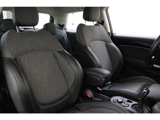 Mini Electric Classic / Sportstoelen / Achteruitrijcamera / Comfort Access / Stuurverwarming / LED / Stoelverwa... ActivLease financial lease