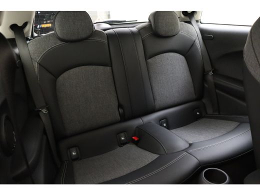 Mini Electric Classic / Sportstoelen / Achteruitrijcamera / Comfort Access / Stuurverwarming / LED / Stoelverwa... ActivLease financial lease