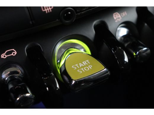 Mini Electric Classic / Sportstoelen / Achteruitrijcamera / Comfort Access / Stuurverwarming / LED / Stoelverwa... ActivLease financial lease