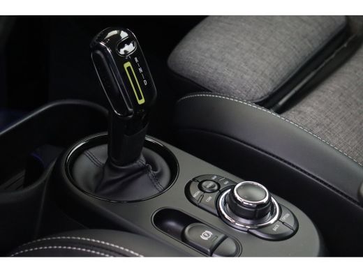 Mini Electric Classic / Sportstoelen / Achteruitrijcamera / Comfort Access / Stuurverwarming / LED / Stoelverwa... ActivLease financial lease