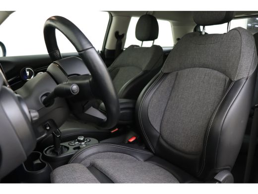 Mini Electric Classic / Sportstoelen / Achteruitrijcamera / Comfort Access / Stuurverwarming / LED / Stoelverwa... ActivLease financial lease