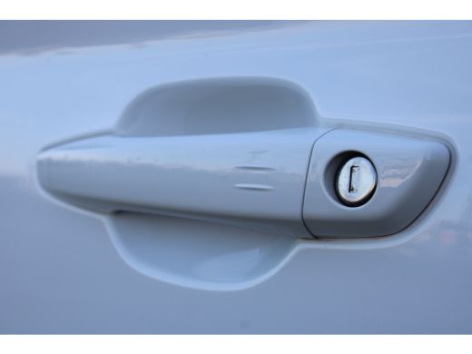 Opel Corsa-e GS 50 kWh / Navigatie / Camera / Parkeersensoren / Dodehoek / Draadloos telefoonlader LED / Carplay ActivLease financial lease