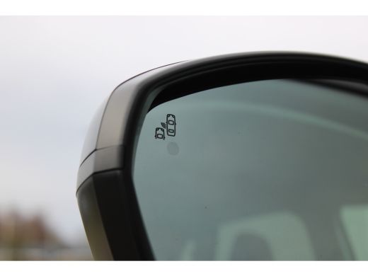 Opel Grandland 1.2 Turbo / Navigatie / 360 Camera / Keyless / Stuur -en Stoelverwarmd / Matrix LED / Elektr. Kof... ActivLease financial lease